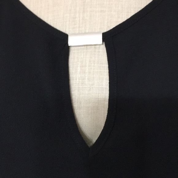 SOHO Apparel Top - Picture 2 of 4